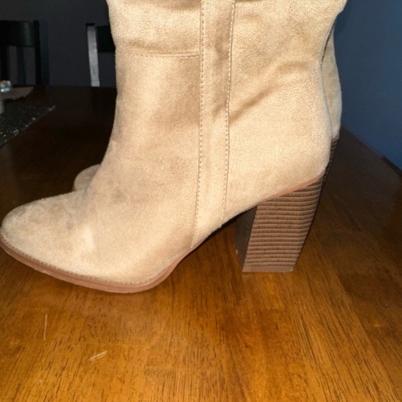 Faux suede over knee boots-excellent condition! - Picture 5 of 8